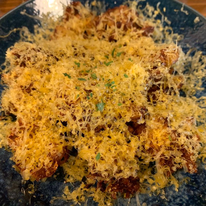 山伏茸とチーズの出会い(きのことおさけ)