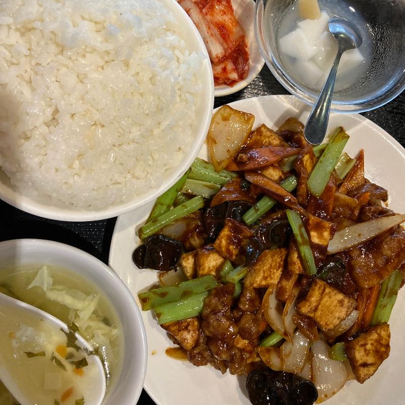 豚肉と揚げ豆腐辛味味噌炒め(135酒場 御徒町店 （イサゴサカバ）)