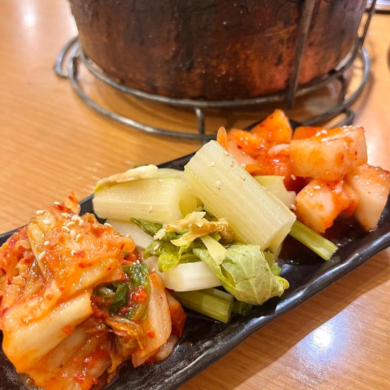 キムチ3点盛り合わせ(炭火焼肉ホルモン小町 新川店)