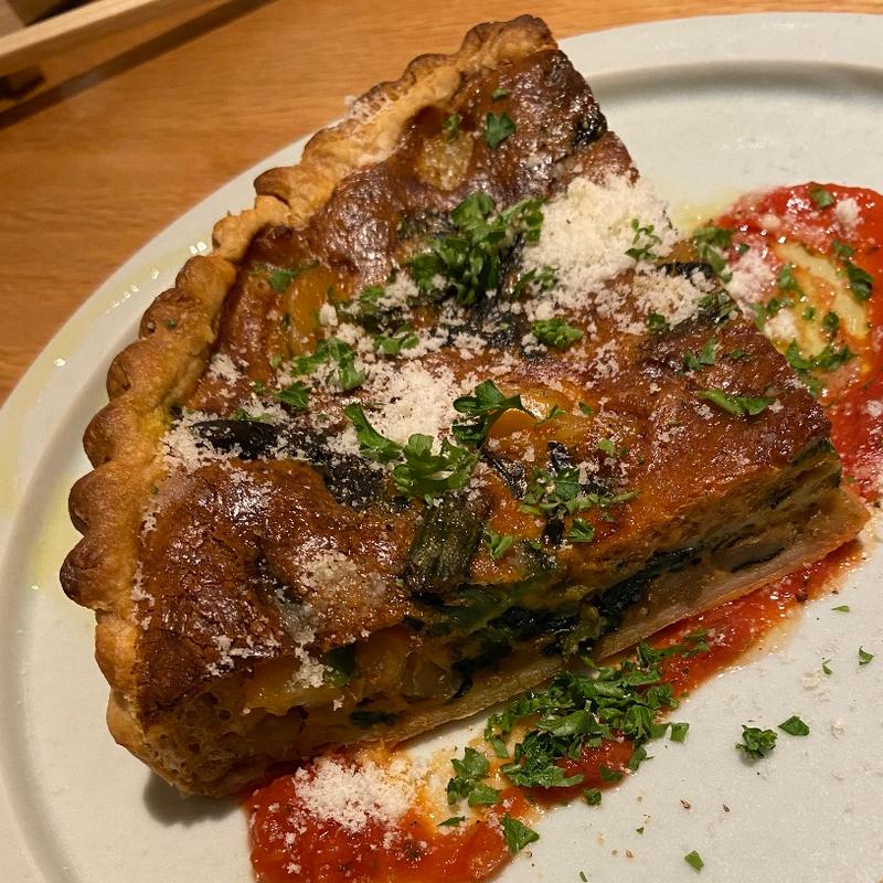 海老とホウレン草のキッシュ(葡萄酒&SAKE 中川食堂)