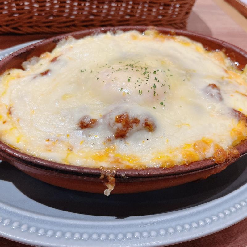 温玉と和牛ミートソースグラドリ(Hokkaido Cheese Factory by Sugimoto)