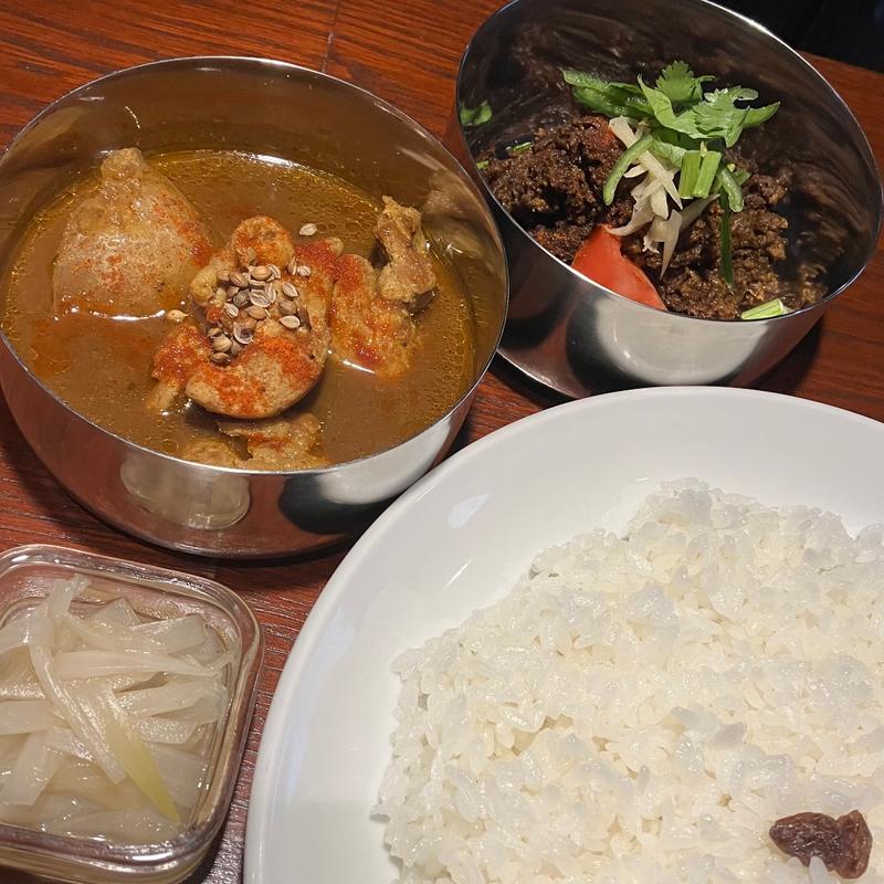 悩めるカレー2種(デビルカレーDEVIL CURRY)
