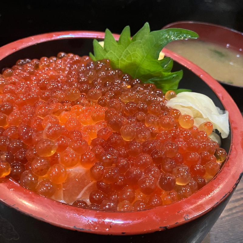生サーモン生イクラ丼(海の幸　翔 （MUSUKO）)