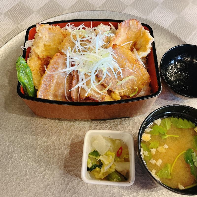 豚味噌カツ重(スカイウェイカントリークラブ)