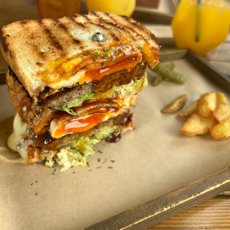 ロコモコサンド(LITTLE+CAFE)