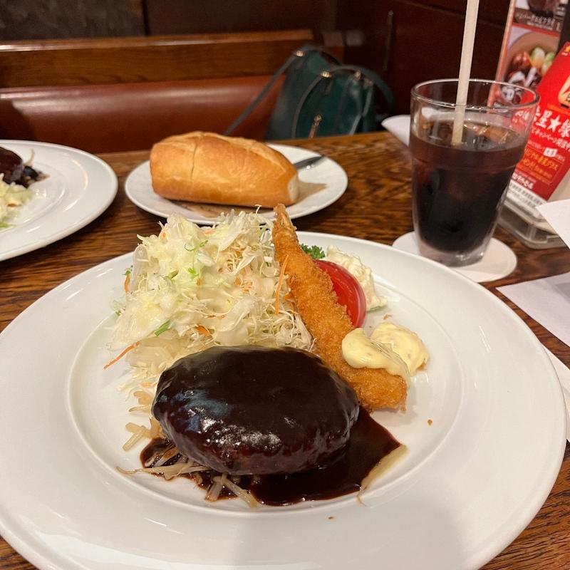 ハンバーグとエビフライセット(ビヤホールライオン狸小路店)