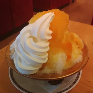 かき氷　マンゴー＆ジャスミンティー +ソフトクリーム(コメダ珈琲店 大崎古川店)