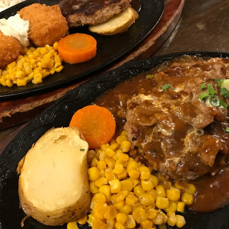 和牛ハンバーグ　ビーフストロガノフ(バンビ 茗荷谷店)