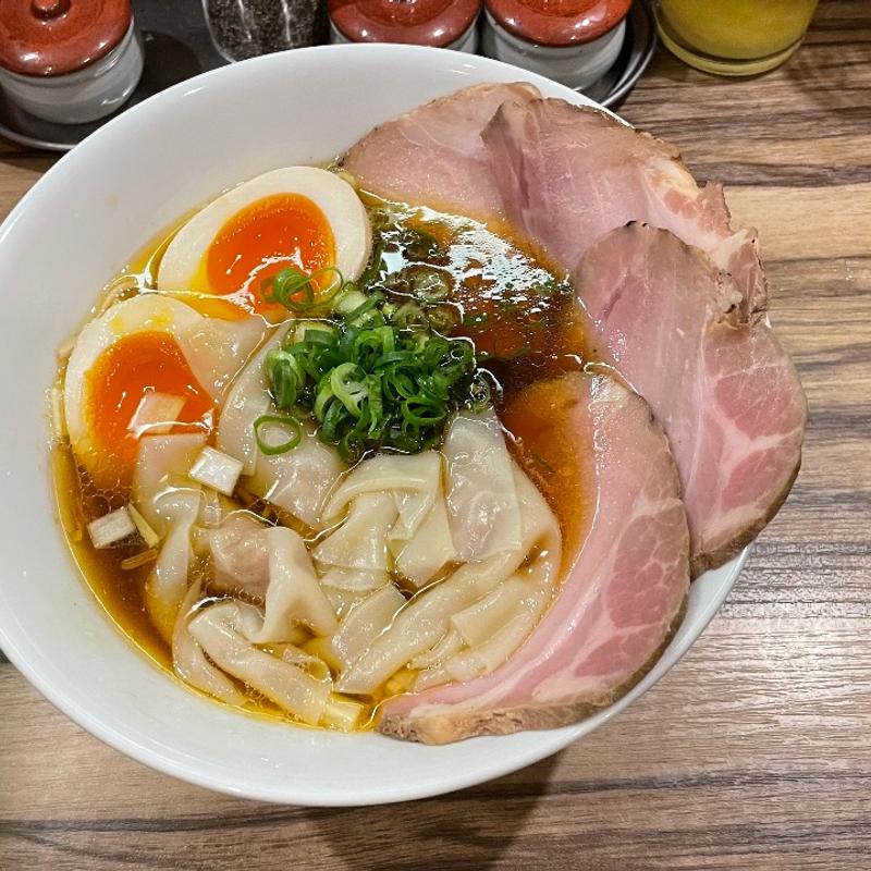 ワンタン醤油ソバ(麺や ふくわらい)