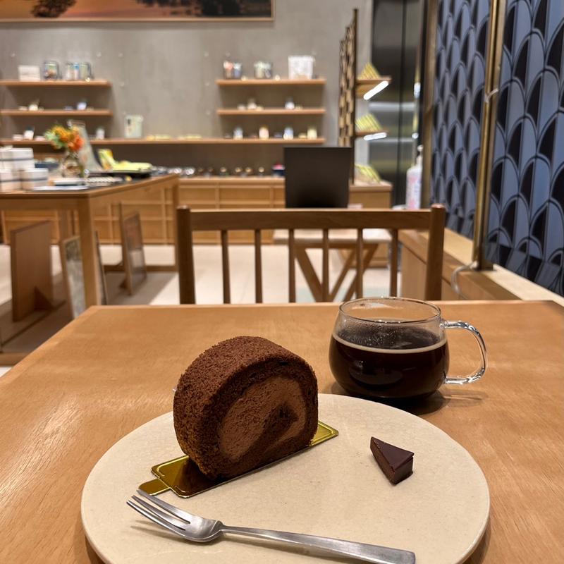 ロールケーキ(green bean to bar CHOCOLATE 日本橋店)