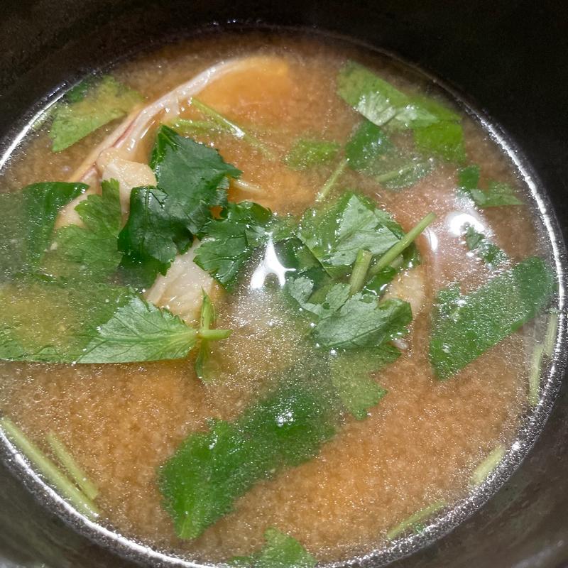 あら汁(ごはんや松毬)