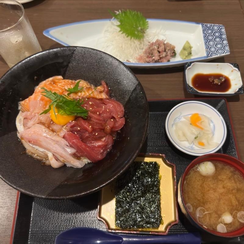 ユッケ丼(もてなしや)