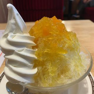 ミニマンゴー＆ジャスミンティー氷 ＋ ソフトクリーム(コメダ珈琲店 浮間公園店)