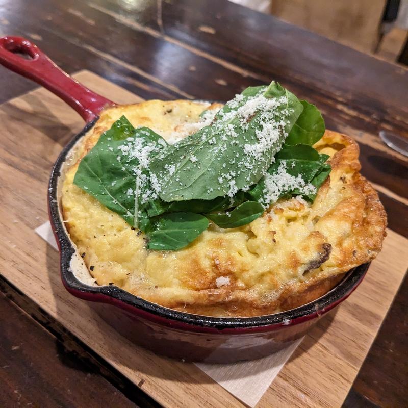 ふわふわスキレットオムレツ(TET Brasserie & Cafe)