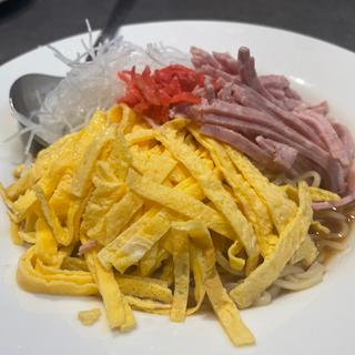 冷やし中華(神田餃子屋 本店 （カンダギョウザヤ）)