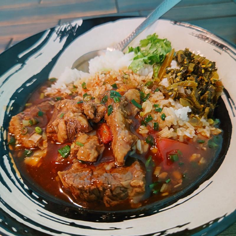 牛バラあんかけご飯(彩 TAIWAN BISTRO)