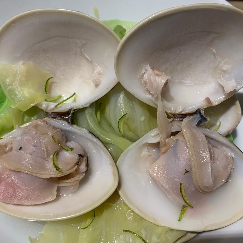 地蛤の春キャベツの酒蒸し(小松庵総本家 駒込本店)