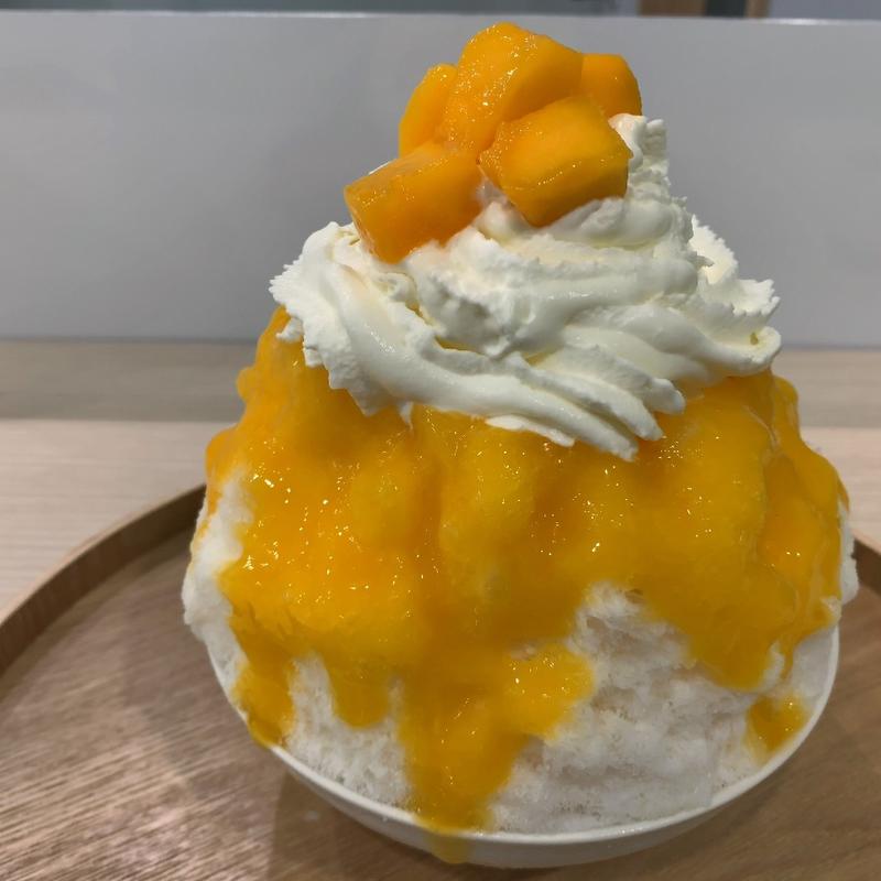 私の宮崎マンゴー。(私のかき氷。)