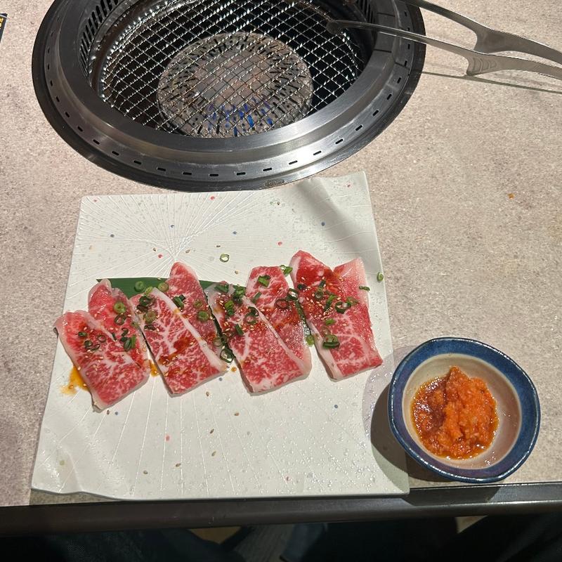 和牛上カルビの炙りポン酢(焼肉桜苑)