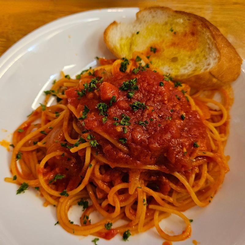 玉ねぎとベーコンのトマトソース
(トラットリア ラ マルゲリータ )