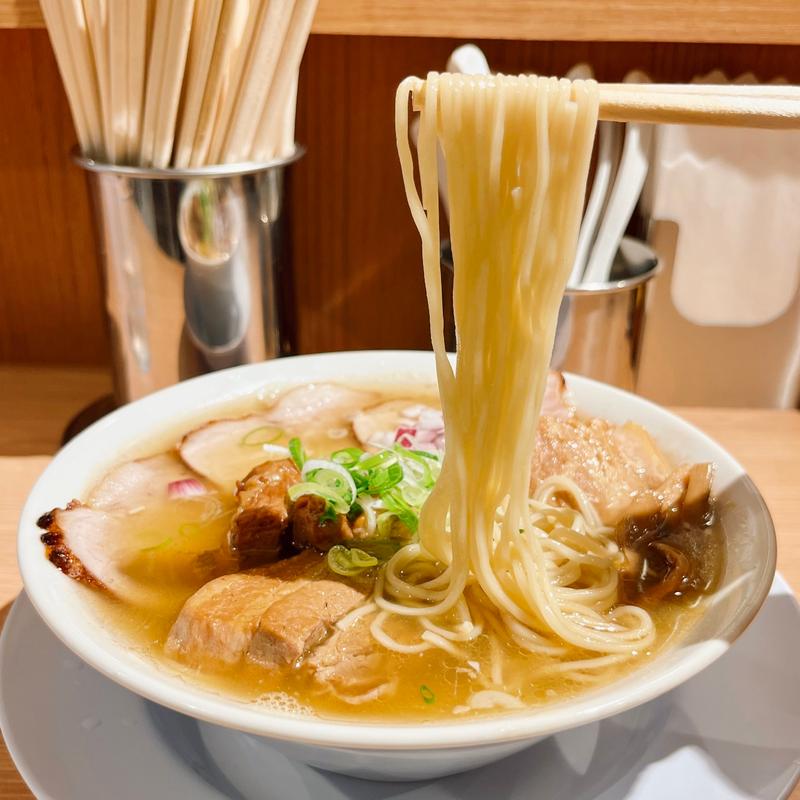 中華そば塩、トッピングチャーシュー(中華そば やなぎや)