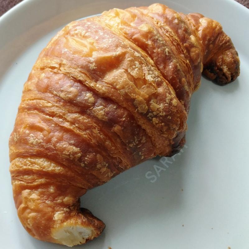 発酵バターの究極のクロワッサン(MonaMona 仙台駅店 （モナモナ）)