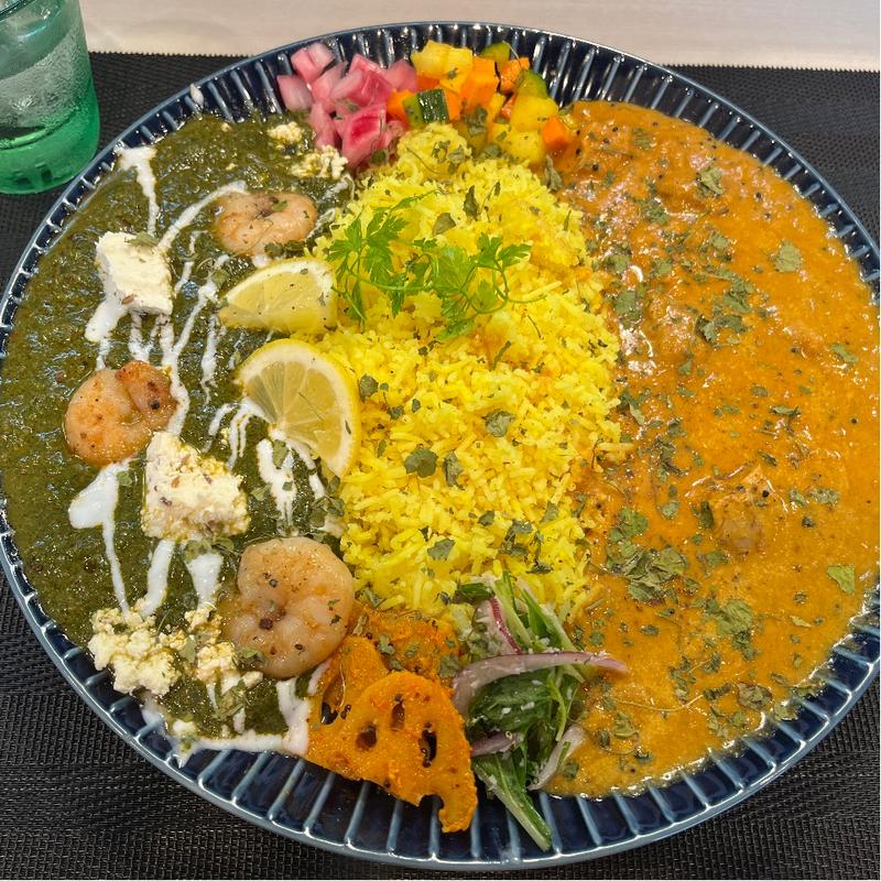 パラクカレーとチキンカレーのあいがけ(すぱいすにきいてみた＠plants)