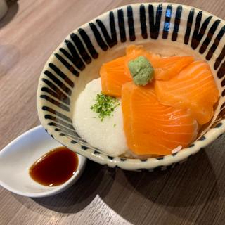 サーモン丼(斗香庵 SHINKOTONI)