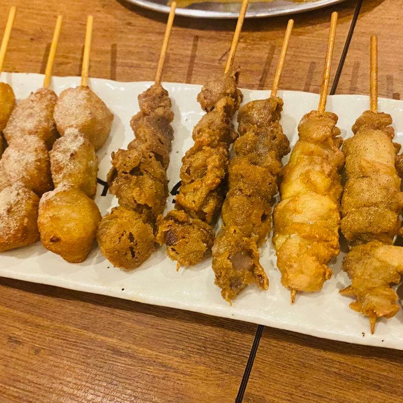 もも串、砂肝、つくね 1本150円(新時代 名駅本店)