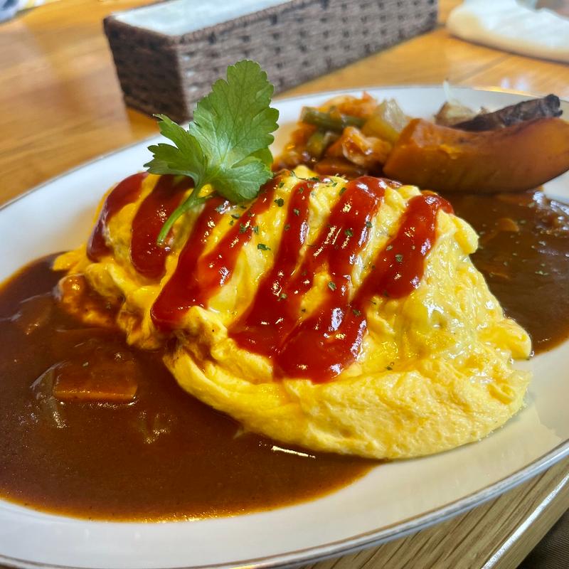 特性トロトロオムライス デミグラスソース(Cafe un fil カフェ アンフィル)