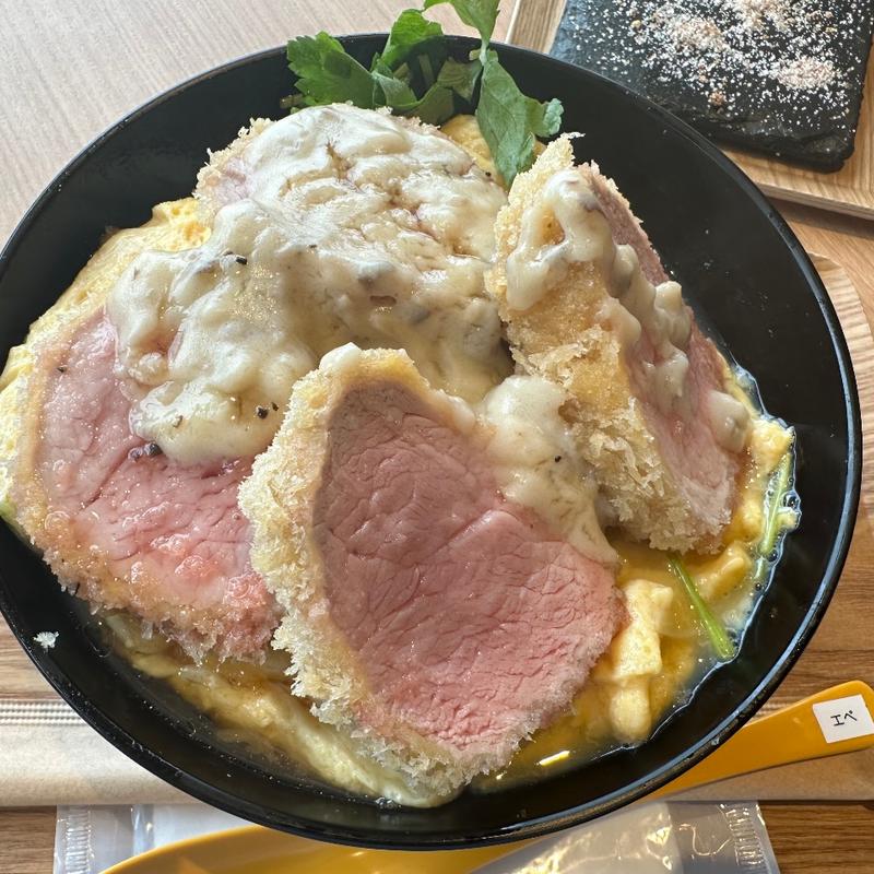 シャトーブリアン厚切りヘレカツ丼(北新地とんかつエペ エキスポシティ店)