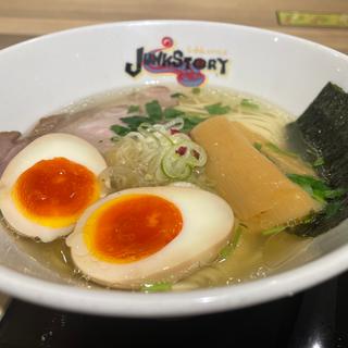 塩のキラメキ(味玉)(らーめんSTYLE JUNK STORY 阪急三番街店)