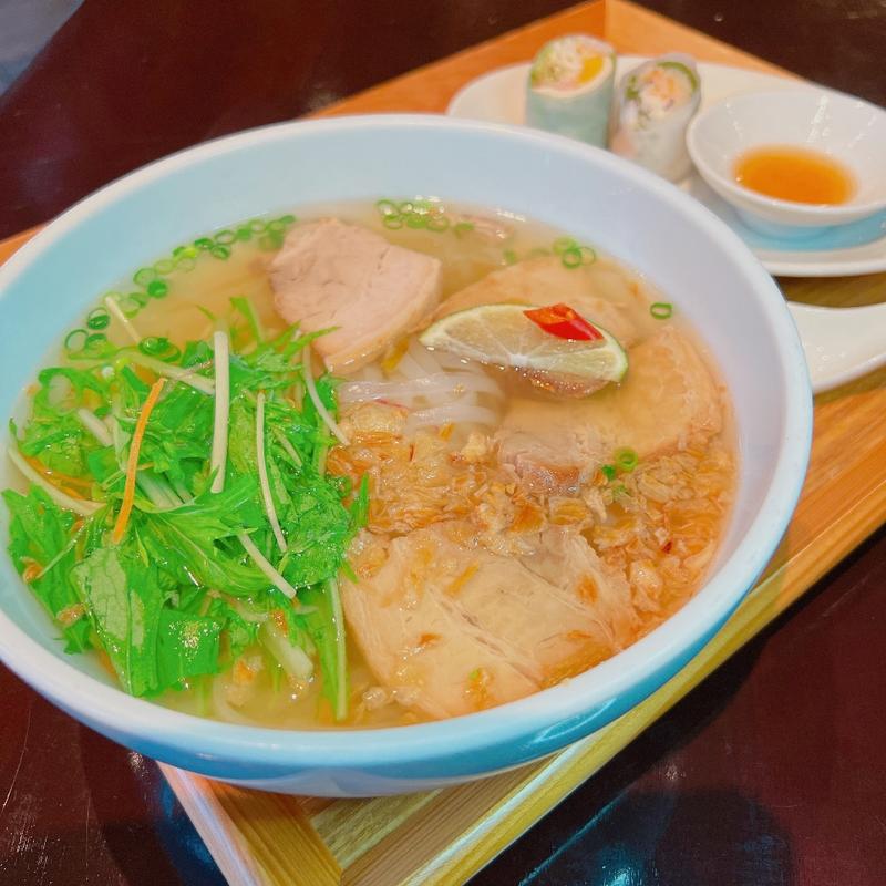 豚角煮のフォーと生春巻きセット(カサブランカシルク 丸ビル店)