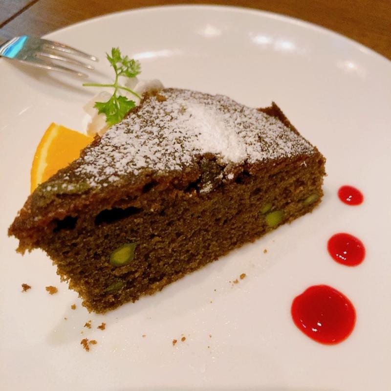 ほうじ茶とピスタチオのケーキ(dali)