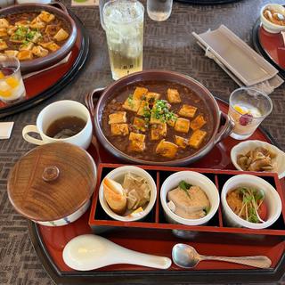 本格中華の麻婆豆腐セット(東武藤が丘カントリー倶楽部レストラン )