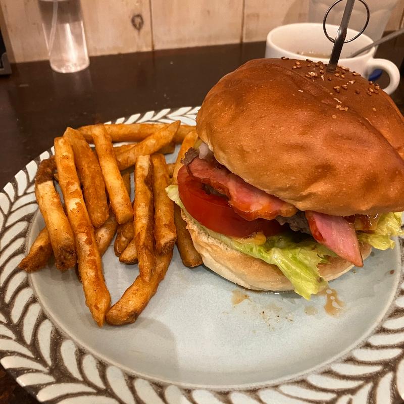 ベーコンチーズバーガー(Cafe＆Diner KHB)