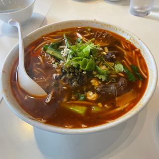 麻辣牛肉麺(台湾料理故宮 （タイワンリョウリ コキュウ）)