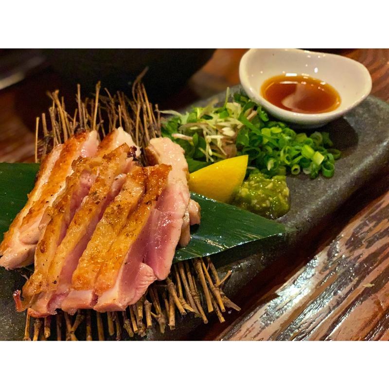 地鶏もも肉たたき(備長炭やきとり笹屋 なんば｜千日前店)