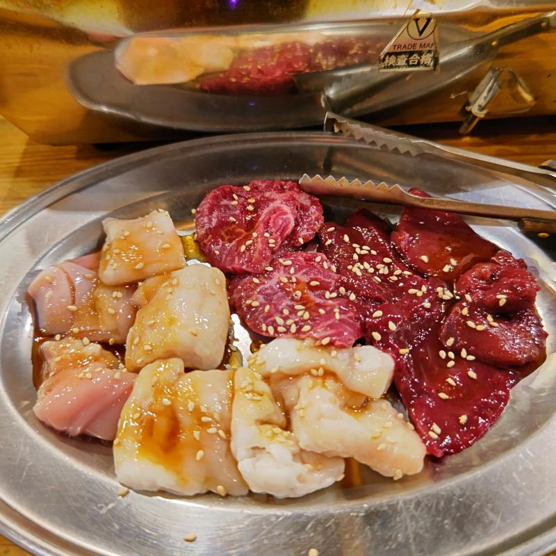 牛ホルモンミックス(立ち食い しゃぶしゃぶ×ホルモン焼き 赤星 上大岡)