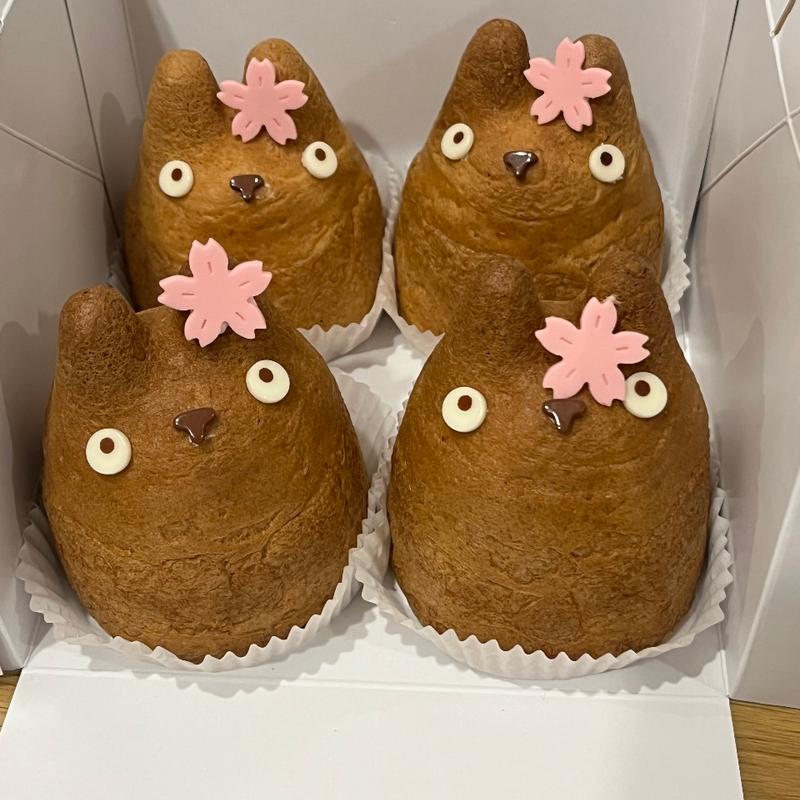 ととろのシュークリーム（カスタード＆生クリーム）(白髭のシュークリーム工房)