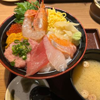 海鮮丼(北海道バル 海 東京駅グランルーフ店)