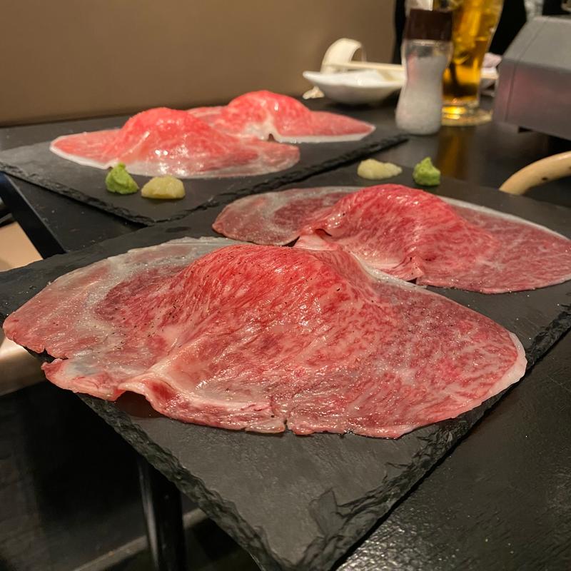 炙りロース(肉寿司)(千種焼肉 飛騨牛の奴隷)