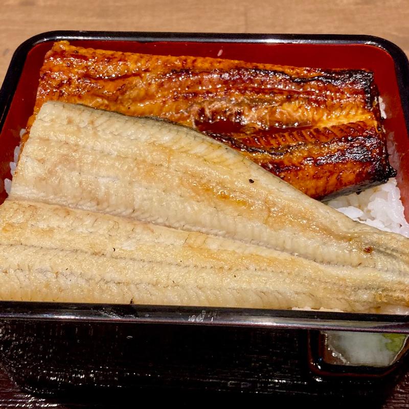 紅白重 特上(一尾)(大衆鰻屋うな八)