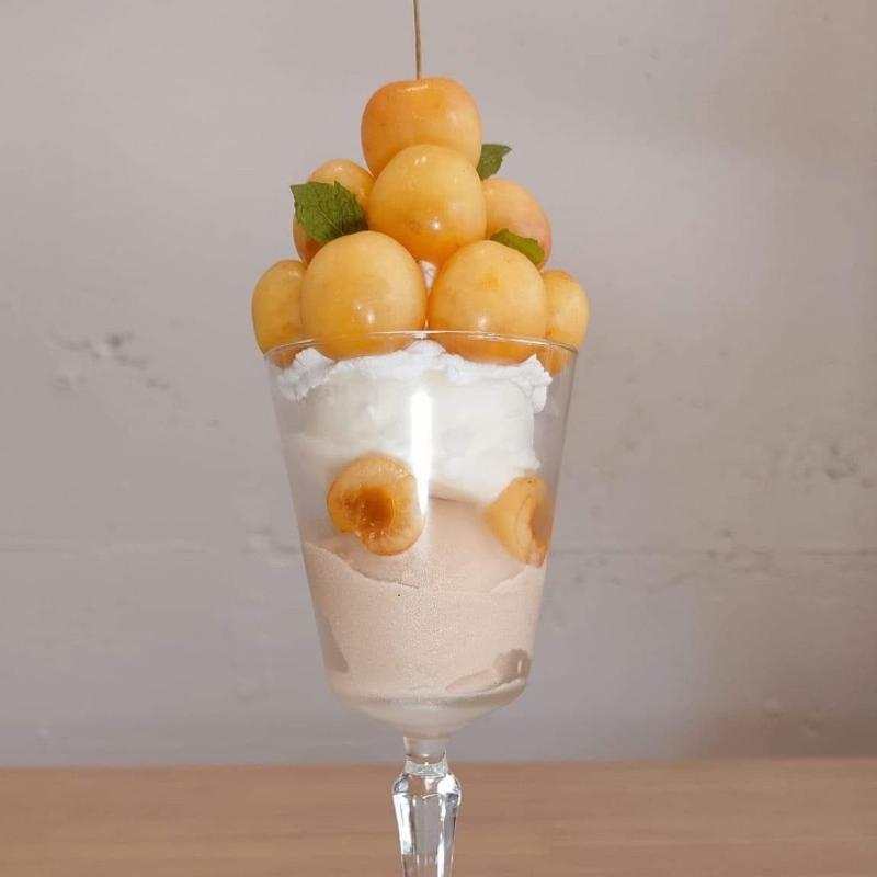 さくらんぼのパフェ(果実店 Fruitier(フルティエ))