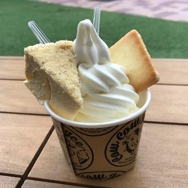 カウカウサンデースベシャルバニラ(東京ミルクチーズ工場)