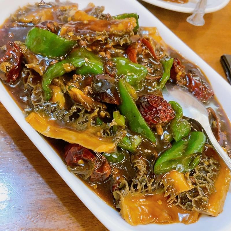 牛はちのすと唐辛子炒め(圓縁園飯店 （エンエンエンハンテン）)