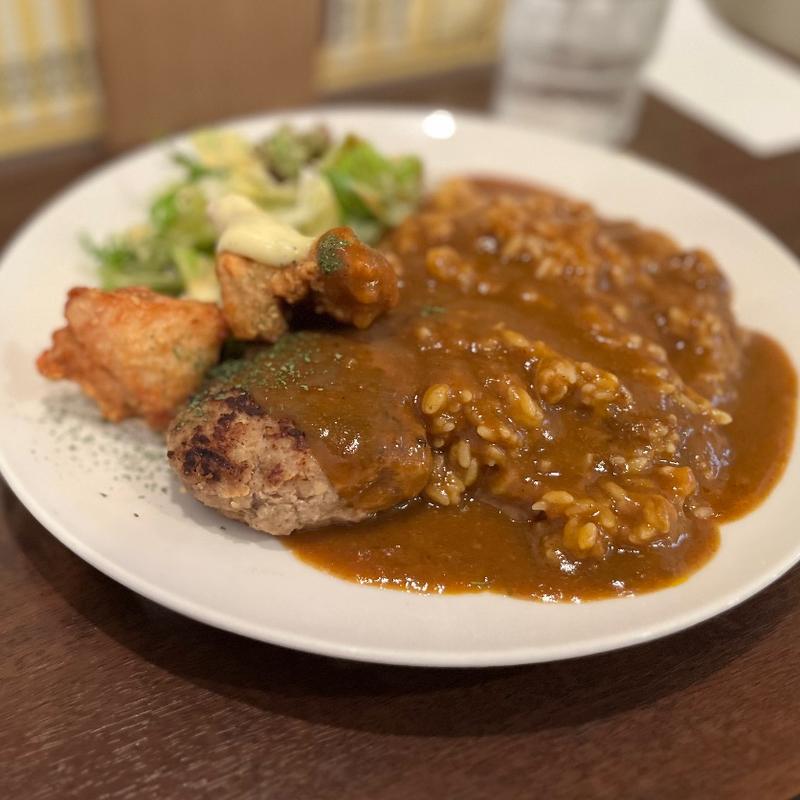 ハンバーグと唐揚げのカレープレート(POP)