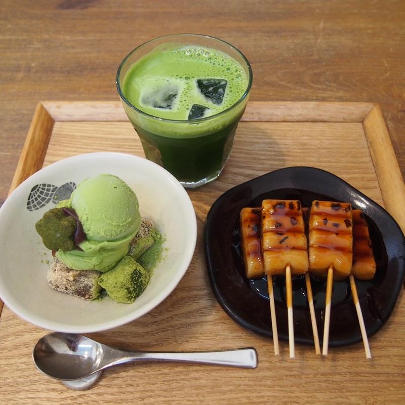 ミニパフェとみたらし団子(うめぞの カフェアンドギャラリー （うめぞの CAFE & GALLERY）)