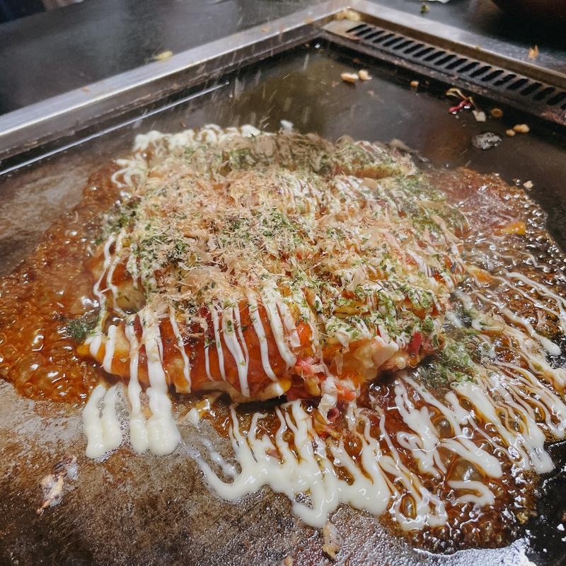 お好み焼き+紅生姜もちチーズいかトッピング(本所かえる本舗)