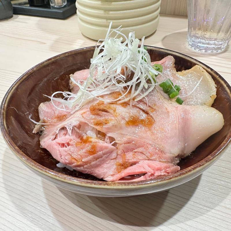 ローストポーク丼(ラーメン専科 竹末食堂)